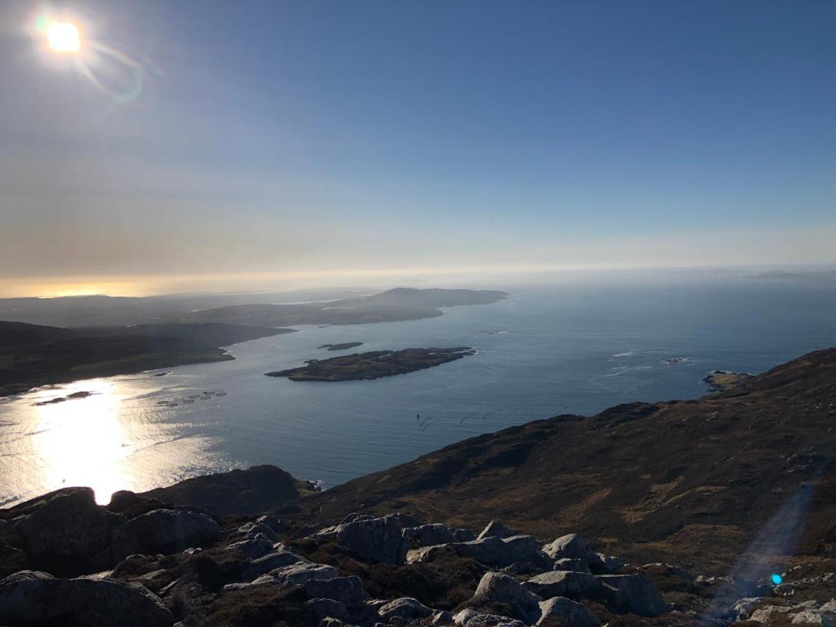 Bruion Connemara Apartment Cleggan Luaran gambar